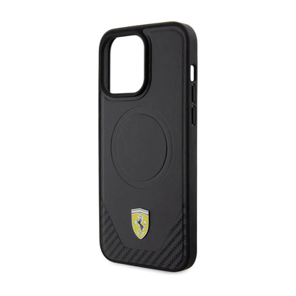 Ferrari Carbon Metal Logo MagSafe Case, Schwarz – iPhone 15 Pro Max