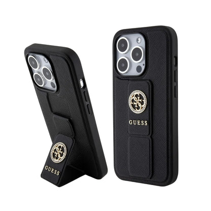 Guess Hülle Grip Stand 4G Saffiano Strass Logo Schwarz - iPhone 15 Pro Max