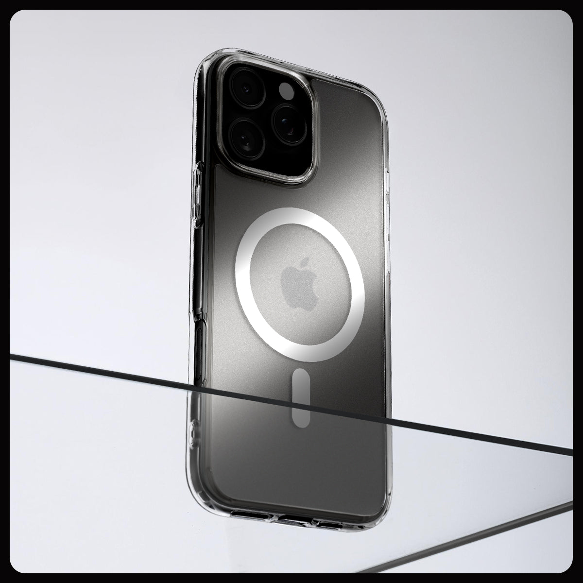Spigen Ultra Hybrid MagSafe, frost clear - iPhone 16 Pro