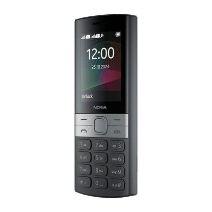 Das Bild zeigt das Nokia 150 (2020) Handy in Schwarz aus der Schrägansicht.
