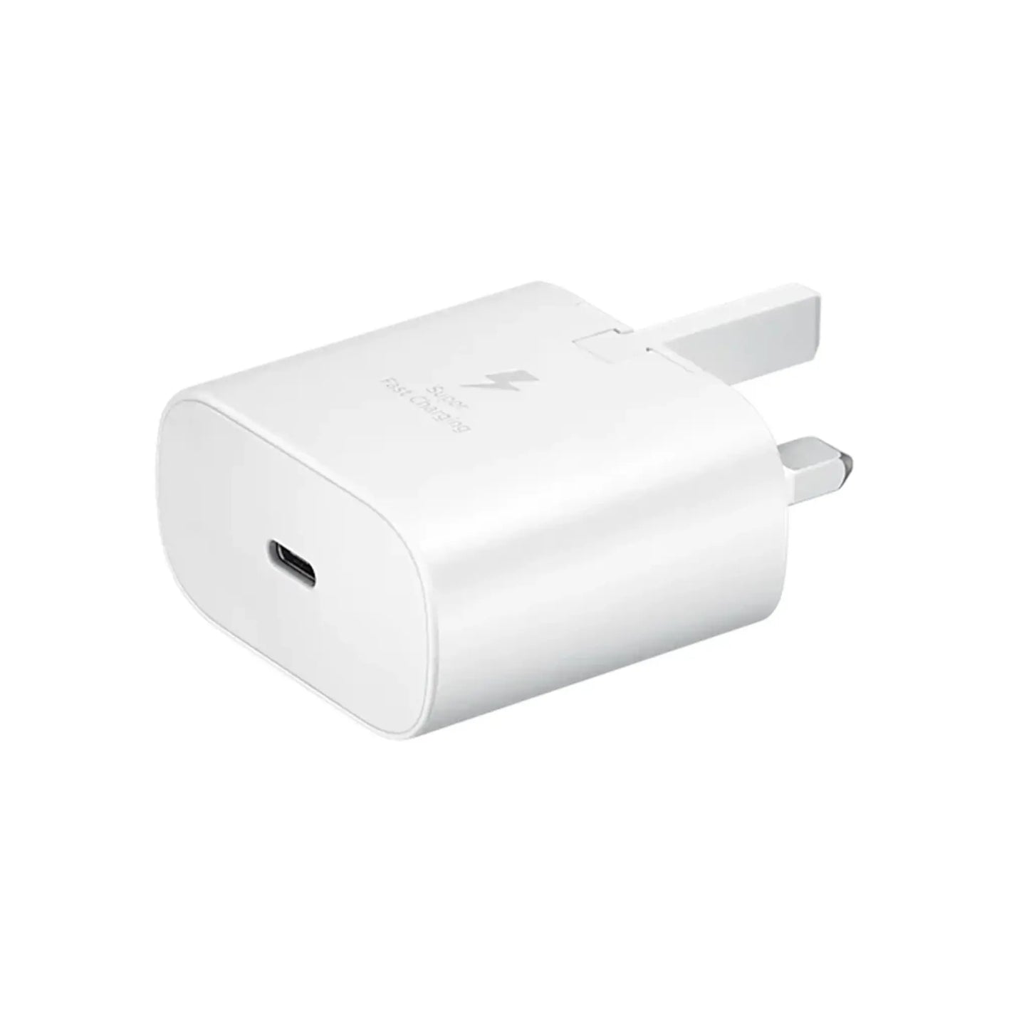 Das Bild zeigt das Samsung EP-TA800 Ladegerät 25W UK-Plug in Weiß aus der Schrägansicht.