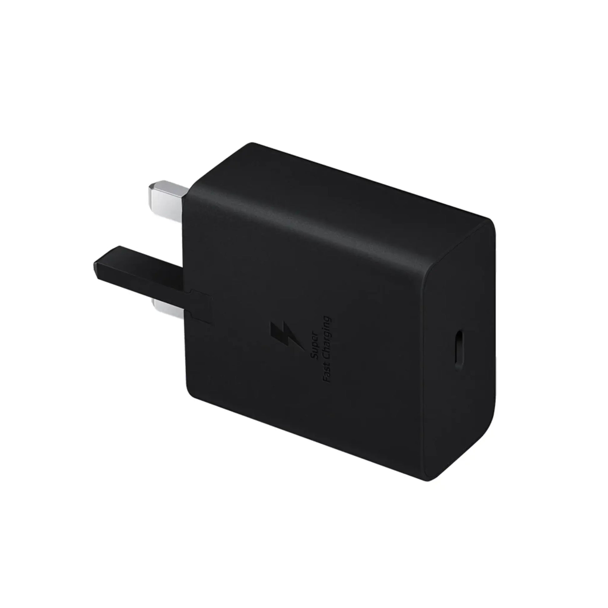 Das Bild zeigt das Samsung EP-T4510 Ladegerät 45W USB-C UK-Plug in Schwarz aus der Schrägansicht.