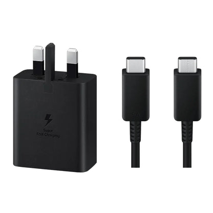 Das Bild zeigt das Samsung EP-T4510 Ladegerät 45W USB-C UK-Plug inkl. Ladekabel USB-C in Schwarz.