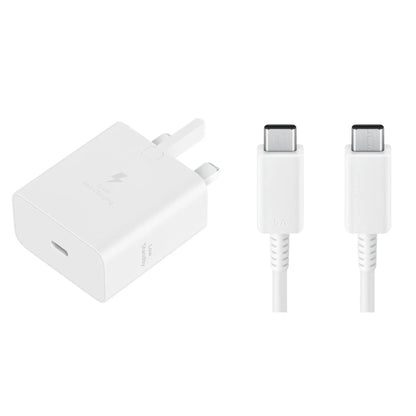 Das Bild zeigt das Samsung EP-T4510 Ladegerät 45W USB-C UK-Plug inkl. Ladekabel USB-C in Weiß.