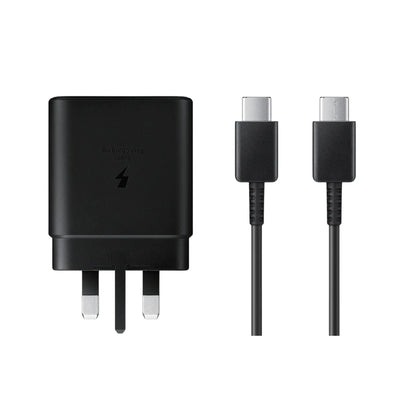 Das Bild zeigt das Samsung EP-TA845 Ladegerät 45W UK-Plug inkl. Ladekabel USB-C in Schwarz.