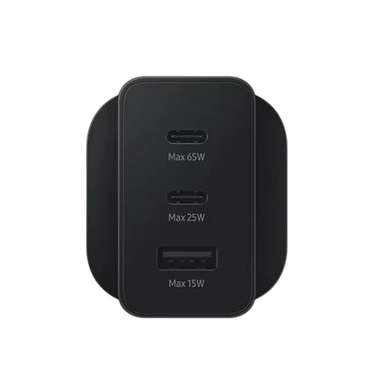 Das Bild zeigt das Samsung EP-T6530 Ladegerät 65W UK-Plug in Schwarz aus der Detailansicht.