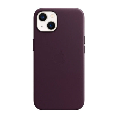Das Bild zeigt die Apple iPhone Handyhülle MM143ZM/A aus Leder. Sie ist kompatibel mit dem iPhone 13. In der Farbe Dunkelkirsch aus der Frontansicht.