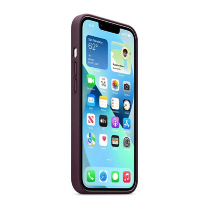 Das Bild zeigt die Apple iPhone Handyhülle MM143ZM/A aus Leder. Sie ist kompatibel mit dem iPhone 13. In der Farbe Dunkelkirsch aus der Seitenansicht.