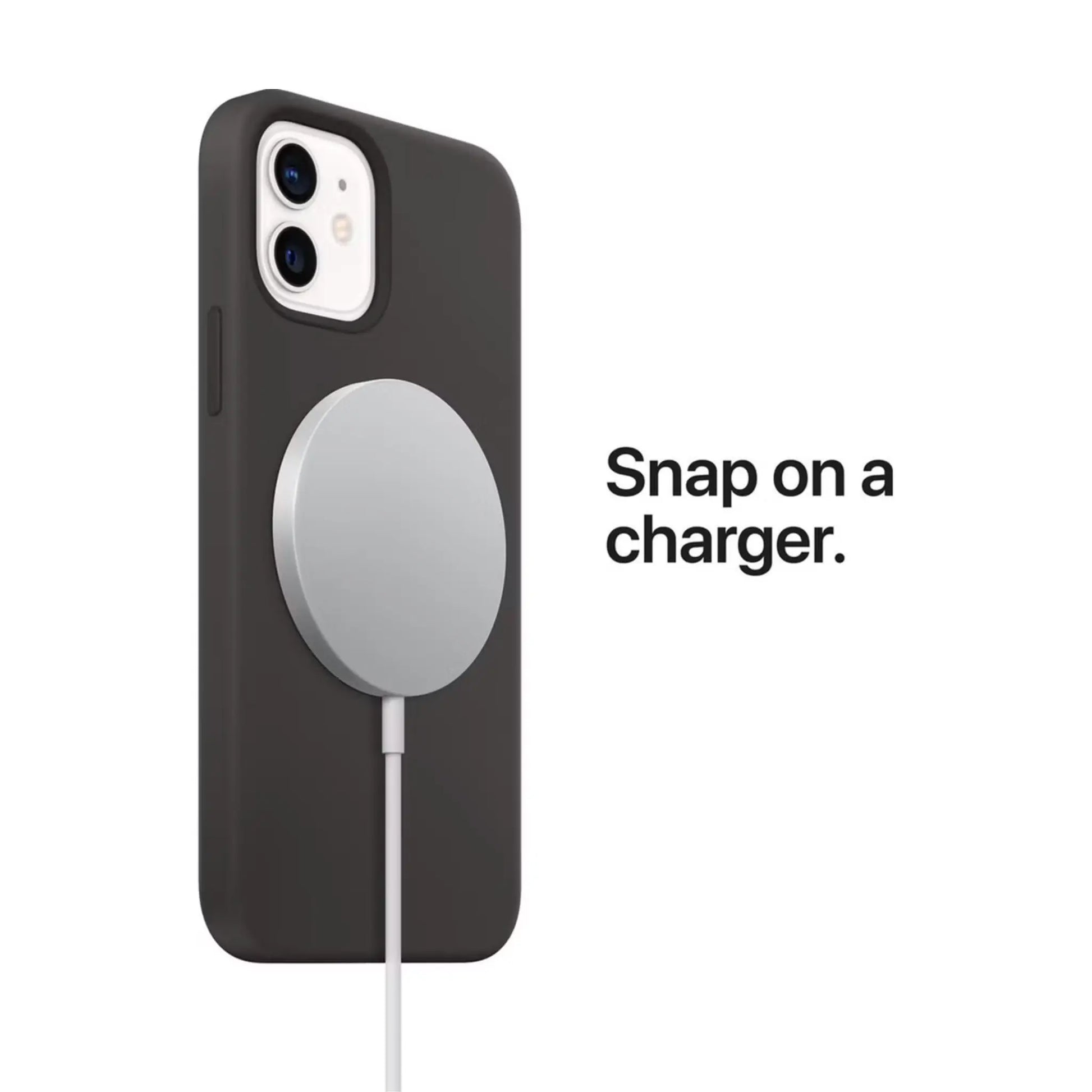 Das Bild zeigt die Apple iPhone Handyhülle aus Leder. Sie ist kompatibel mit dem iPhone 14 Pro. Auf der Rückseite ist ein MagSafe Ladegerät angeschlossen.