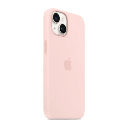 Das Bild zeigt die Apple iPhone Handyhülle MW5V3ZM/A aus Silikon. Sie ist kompatibel mit dem iPhone 14. In der Farbe Kalkrosa aus der Schrägansicht.