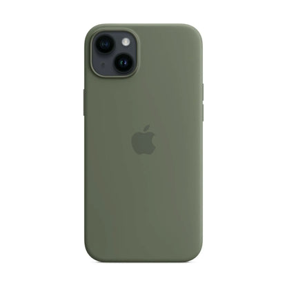 Das Bild zeigt die Apple iPhone Handyhülle MQUD3ZM/A aus Silikon. Sie ist kompatibel mit dem iPhone 14 Plus. In der Farbe Oliv aus der Frontansicht.