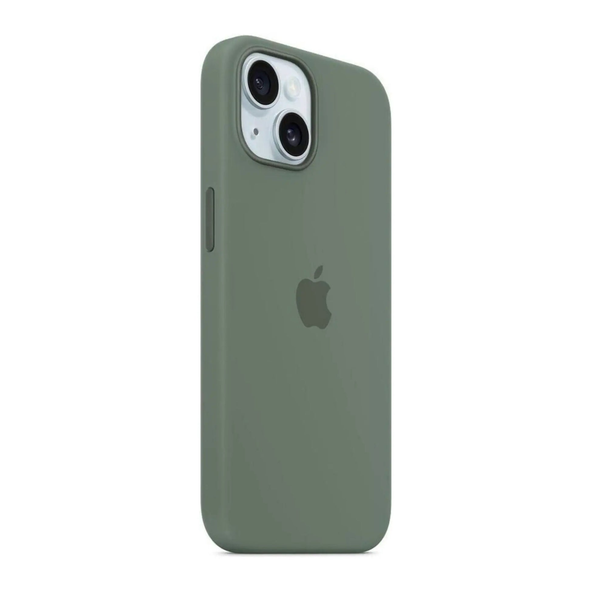Das Bild zeigt die Apple iPhone Handyhülle MT183ZM/A aus Silikon. Sie ist kompatibel mit dem iPhone 15 Plus. In der Farbe Zypresse aus der Schrägansicht.