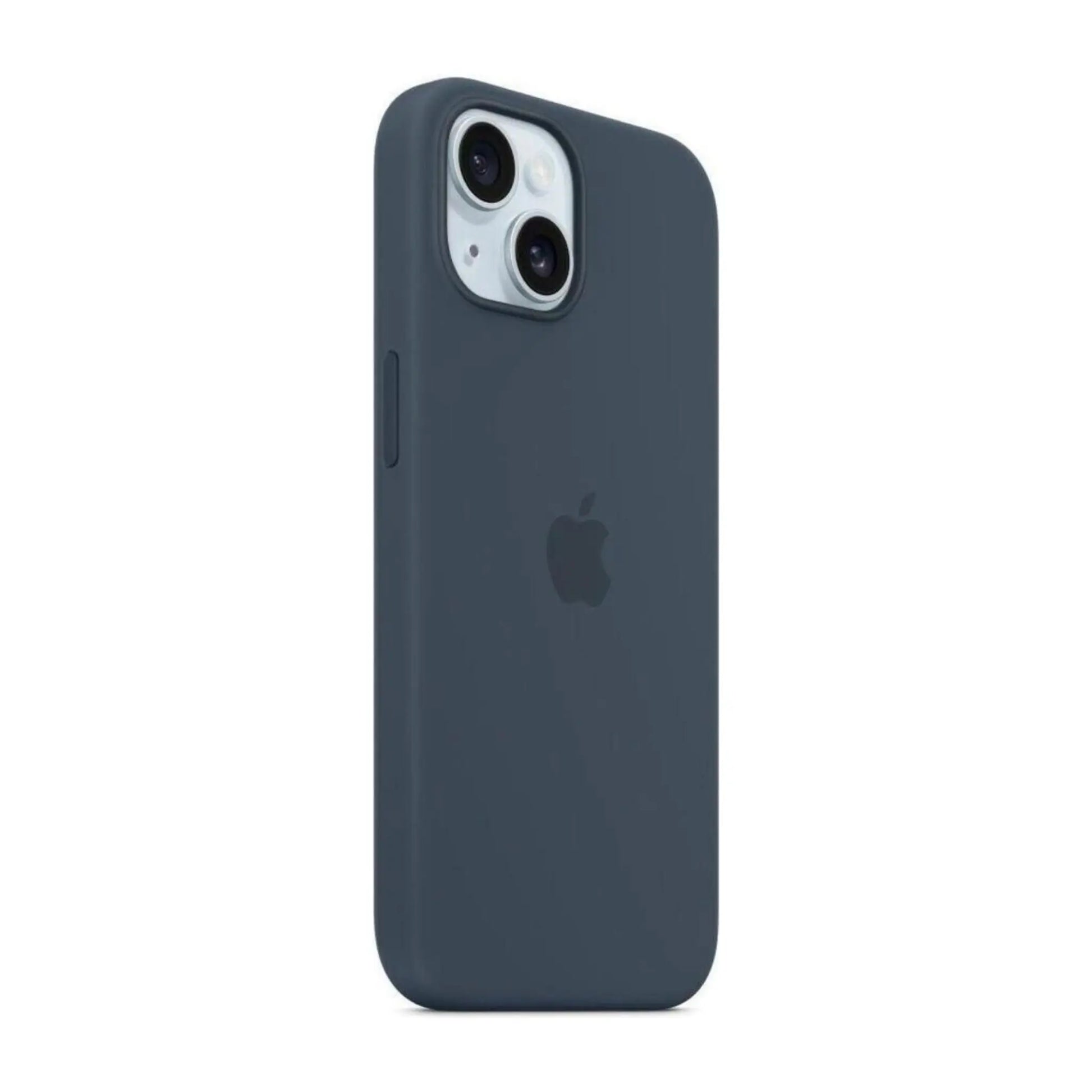 Das Bild zeigt die Apple iPhone Handyhülle MT123ZM/A aus Silikon. Sie ist kompatibel mit dem iPhone 15 Plus. In der Farbe Sturmblau aus der Schrägansicht.