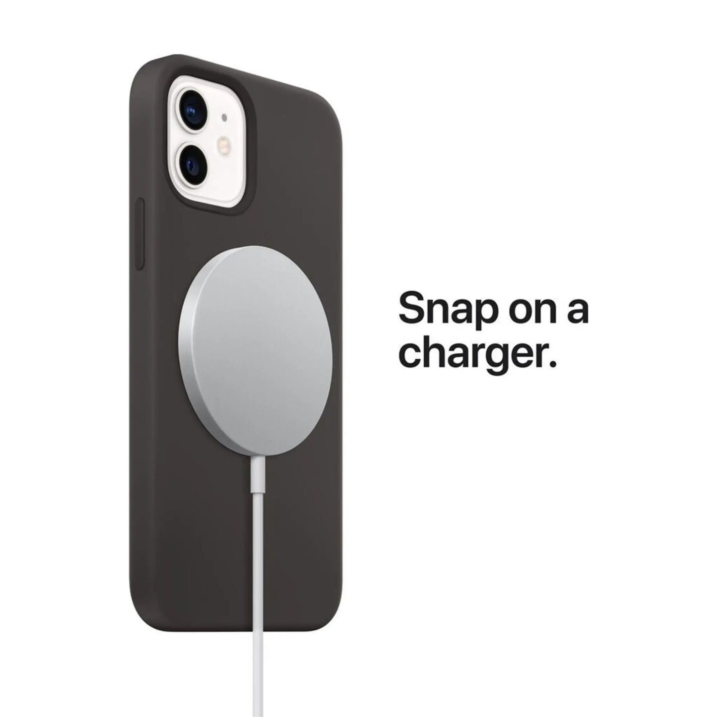 Das Bild zeigt die Apple iPhone Handyhülle aus Silikon. Sie ist kompatibel mit dem iPhone 16 Plus. Angeschlossen ist ein MagSafe Ladegerät.