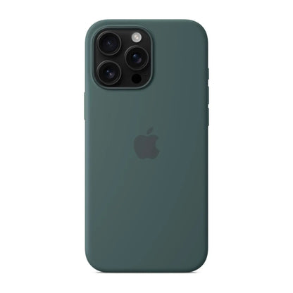 Das Bild zeigt die Apple iPhone Handyhülle MA7V4ZM/A aus Silikon. Sie ist kompatibel mit dem iPhone 16 Pro Max. In der Farbe Seegrün aus der Frontansicht.