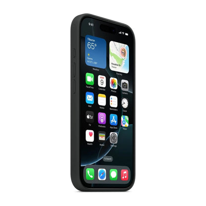 Das Bild zeigt die Apple iPhone Handyhülle aus Silikon. Sie ist kompatibel mit dem iPhone 16 Pro. In der Farbe Schwarz aus der Seitenansicht.