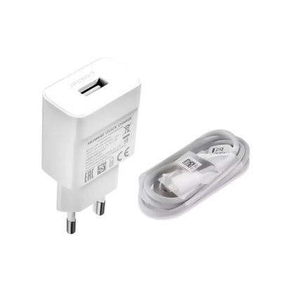 Das Bild zeigt das Huawei Ladegerät HW-059200EHQ in Weiß, inklusive Micro-USB-Ladekabel.