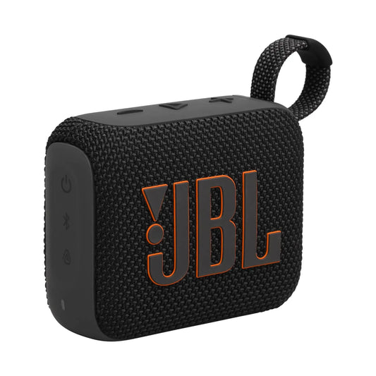Das Bild zeigt den JBL GO 4 Bluetooth Lautsprecher in Schwarz aus der Schrägansicht.