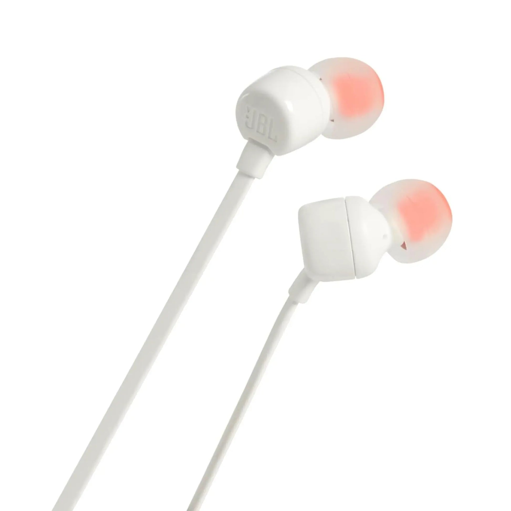 Das Bild zeigt die JBL Tune 110 In-Ear-Kopfhörer in Weiß aus der Schrägansicht.