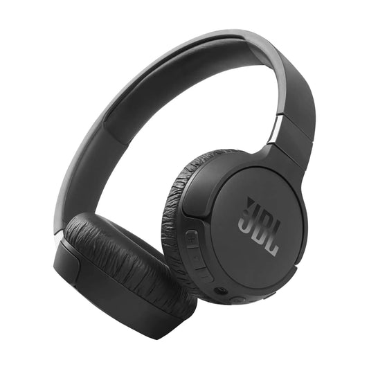 Das Bild zeigt die JBL Tune 660 BTNC Bluetooth Kopfhörer in Schwarz aus der Schrägansicht.