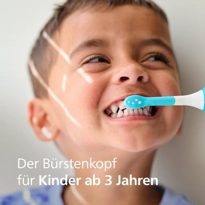 Das Bild zeigt die Philips Original HX6034/90 Kids ab 3 Jahren Aufsteckbürsten. Ein Kind putzt sich damit die Zähne.