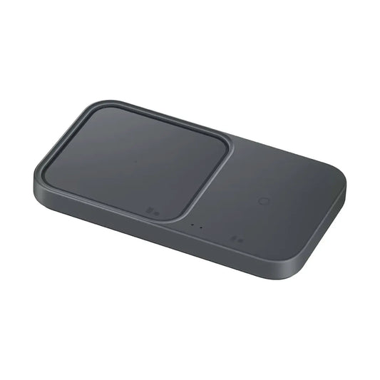 Das Bild zeigt das Samsung EP-P5400 Wireless Charger Pad Duo in Schwarz aus der Schrägansicht.
