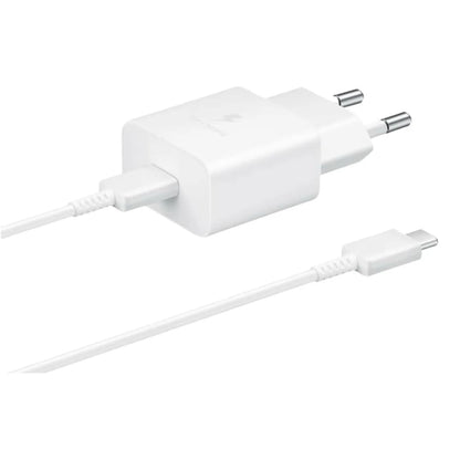 Das Bild zeigt das Samsung EP-T1510 Ladegerät mit 15 W inklusive USB-C-Ladekabel in Weiß.