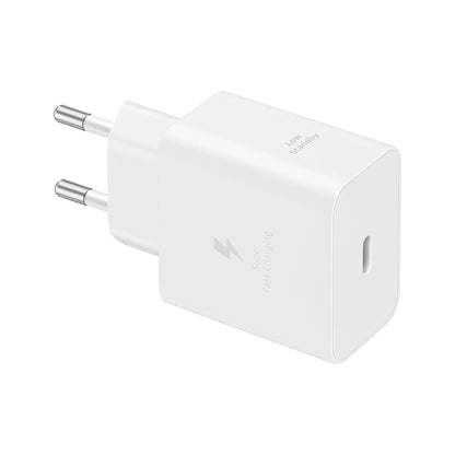 Das Bild zeigt das Samsung EP-T4511N Ladegerät 45W in Weiß aus der Schrägansicht.
