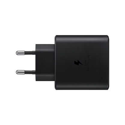 Das Bild zeigt das Samsung EP‑TA845 Ladegerät mit 45 W in Schwarz aus der Seitenansicht.
