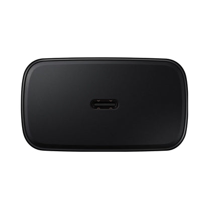 Das Bild zeigt das Samsung EP‑TA845 Ladegerät mit 45 W in Schwarz aus der Detailansicht.