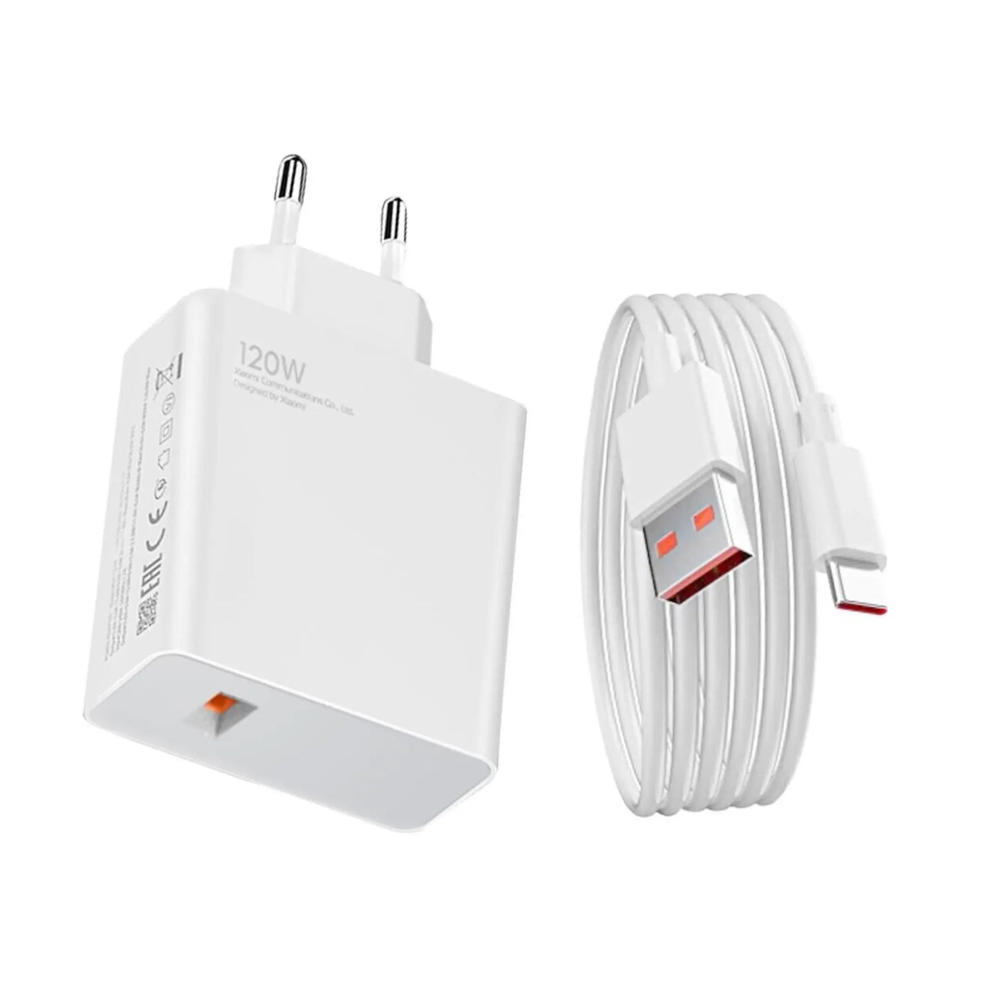Das Bild zeigt das Xiaomi BHR6034EU Ladegerät 120W inkl. Ladekabel USB-C in Weiß aus der Schrägansicht. 