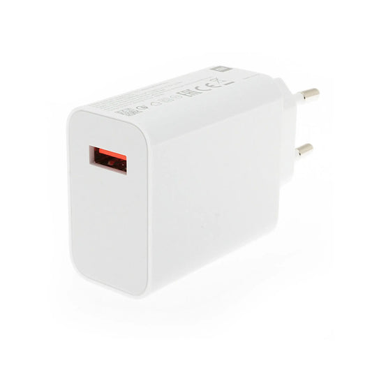 Das Bild zeigt das Xiaomi MDY-11-EZ Ladegerät 33W in Weiß aus der Schrägansicht. 